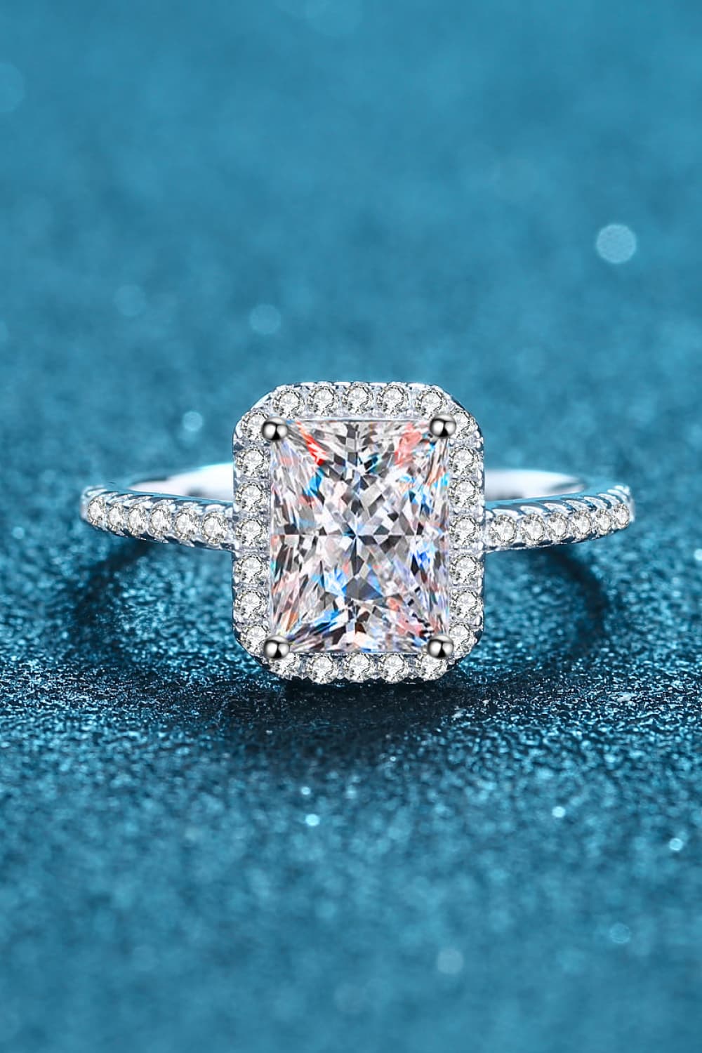 2 carat moissanite halo ring14f8350eafa545d098dba3705519a03f-Max