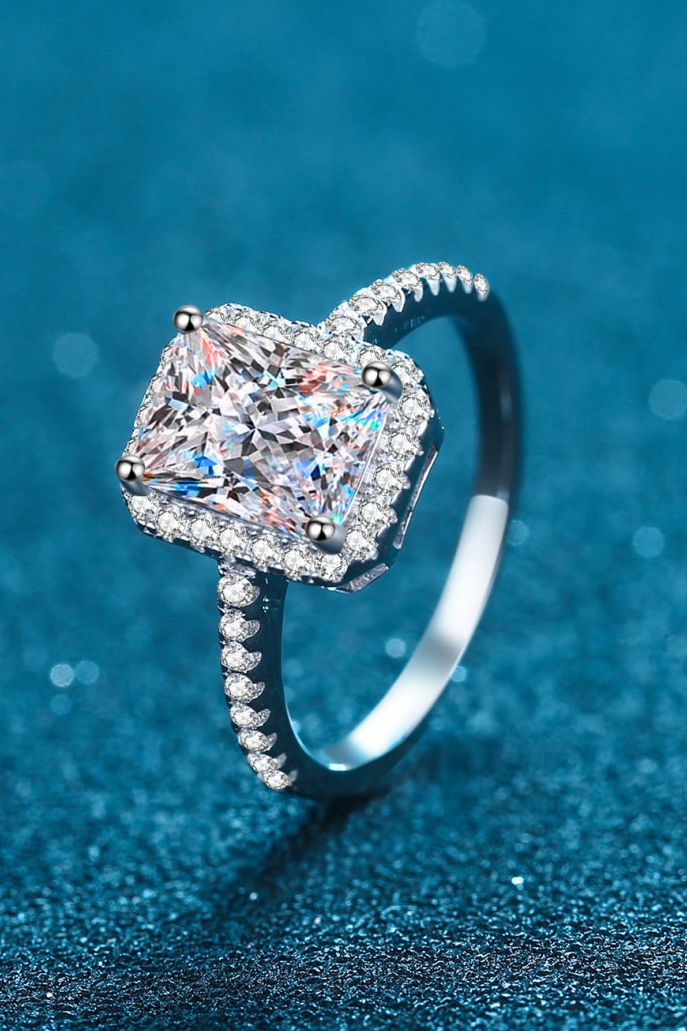 2 carat moissanite halo ring2d53107ccfee42938c7310ef600e8054-Max