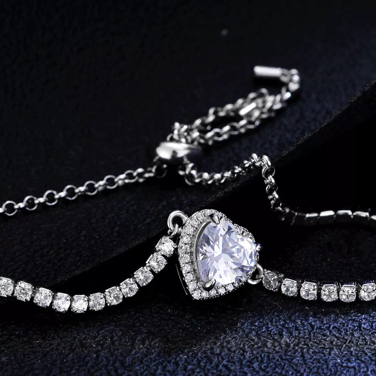 2 Carat 925 Sterling Silver Moissanite Chain Heart Braceletb2cbbd05-421a-4038-a485-40eb673e42e3-Max-Origin