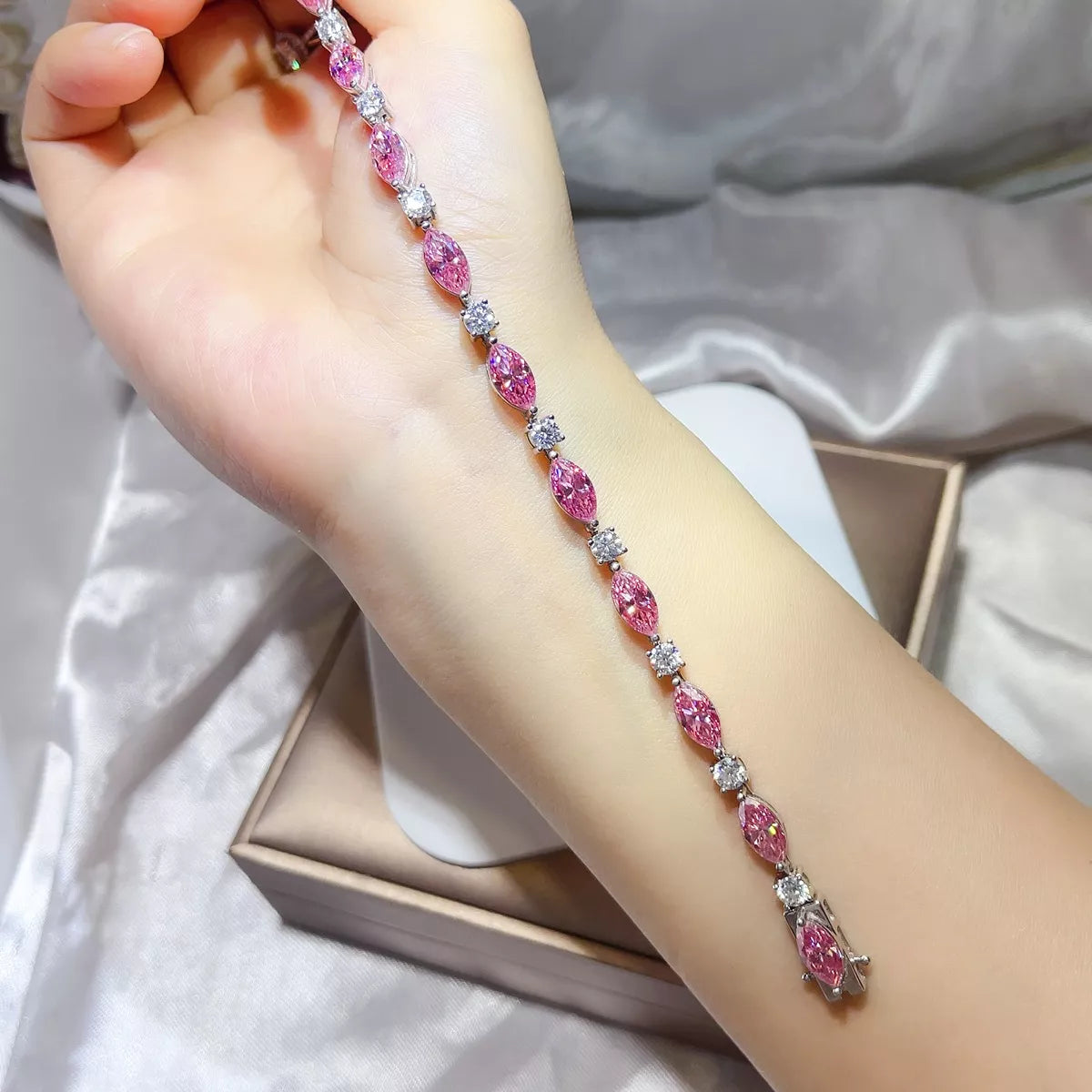 925 Sterling Silver Moissanite Braceletcf1ddda8-325a-4311-a5c7-c8445643917b-Max-Origin
